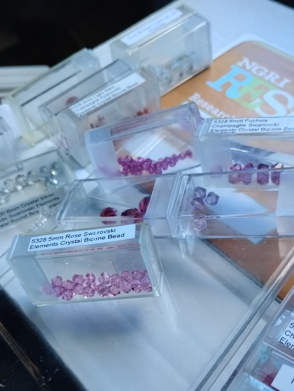 Swarovski Bead Lot With case - Picture 2 of 6